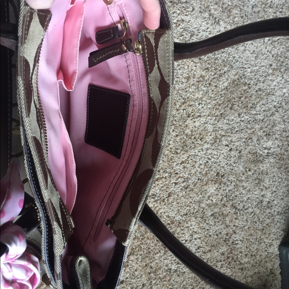 Authentic Coach Madison Purse - Picture 4 of 5